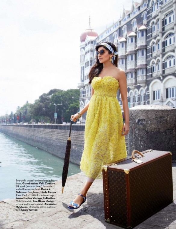 Anushka-Vogue-July-2013-Bollyone_com_1-789x1024